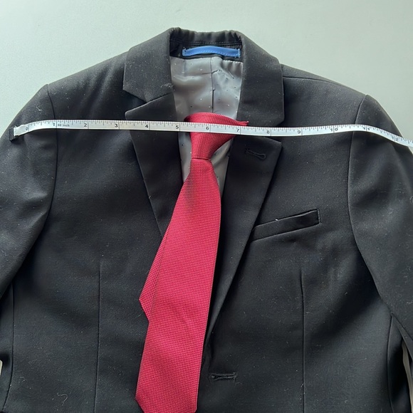 Boys formal suit 4-5 years jacket , trousers and tie - Picture 8 of 8